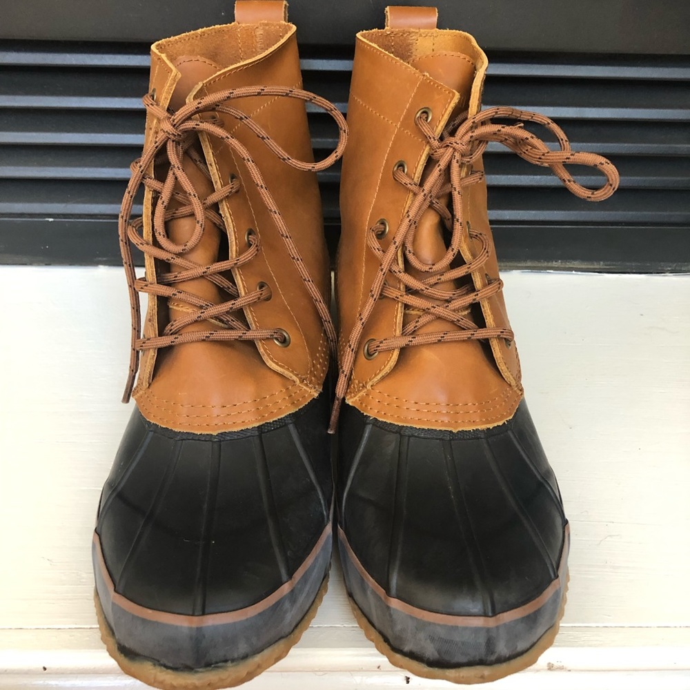 Men’s size 9 duck boots